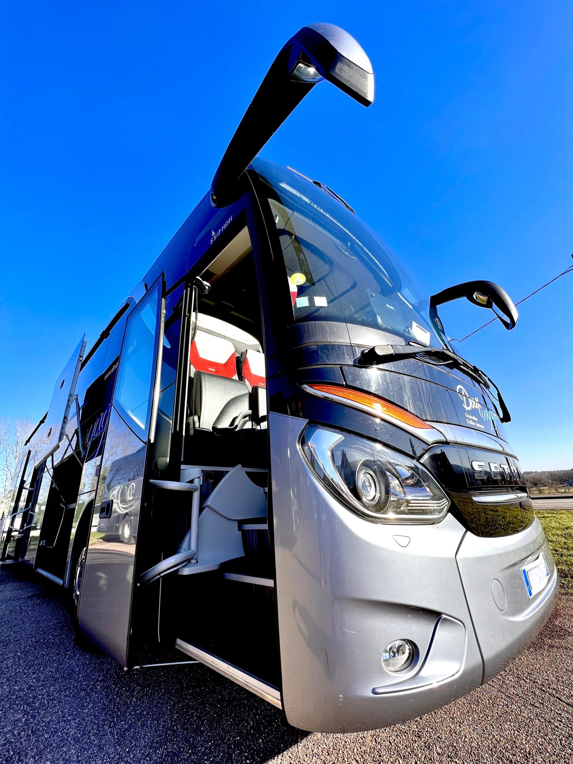 Autocar Doux Voyages — vue extérieure 9