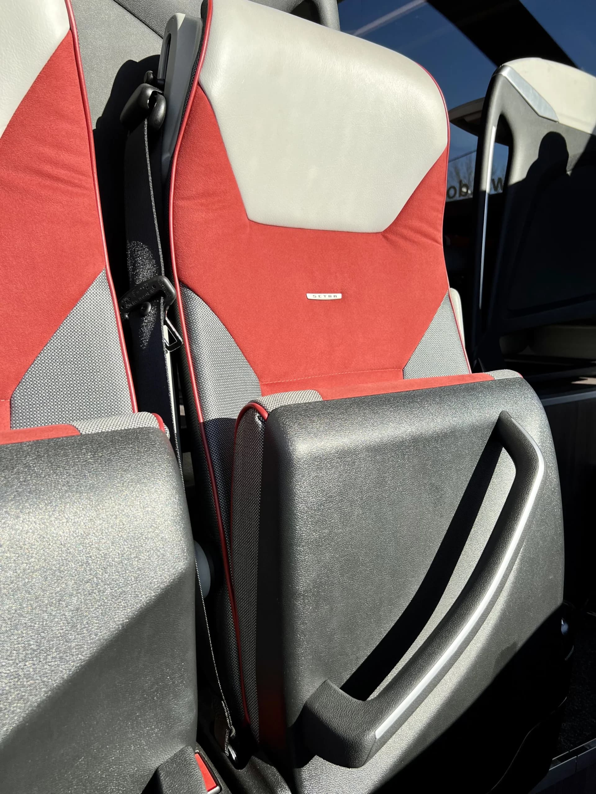 Sièges intérieur autocar Doux Voyages